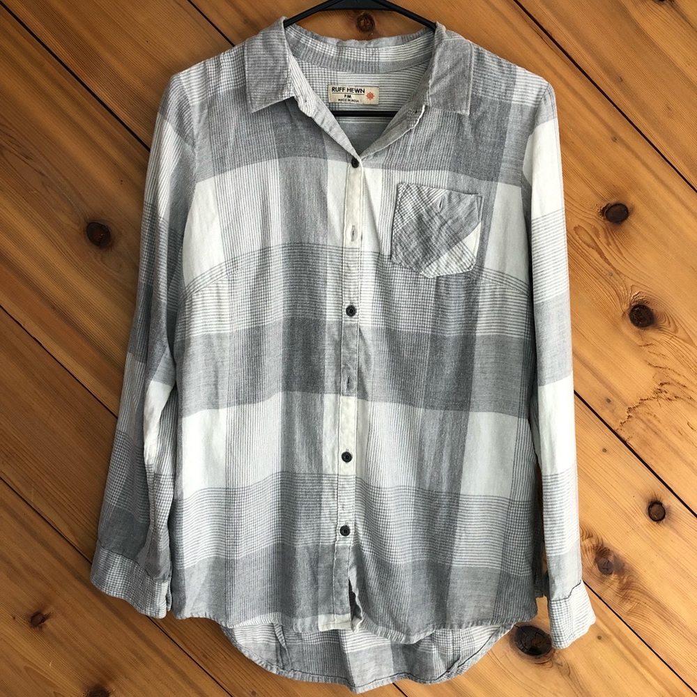 Gray and white plaid button top.